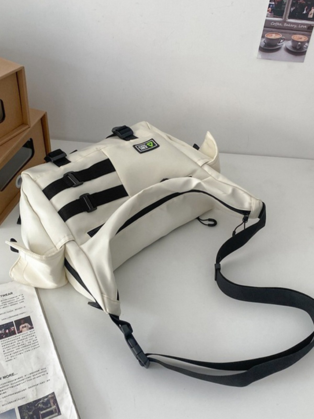 Große Umhängetasche aus Nylon mit Schnallenriemen-2