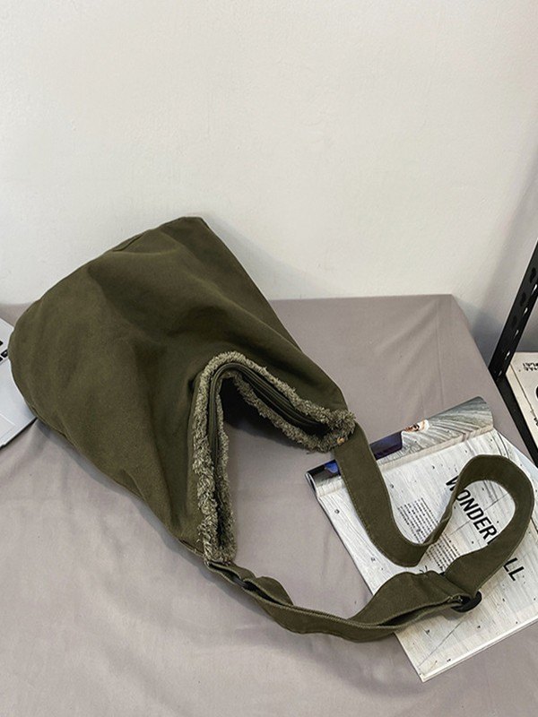 Große Umhängetasche mit Fransenbesatz-4