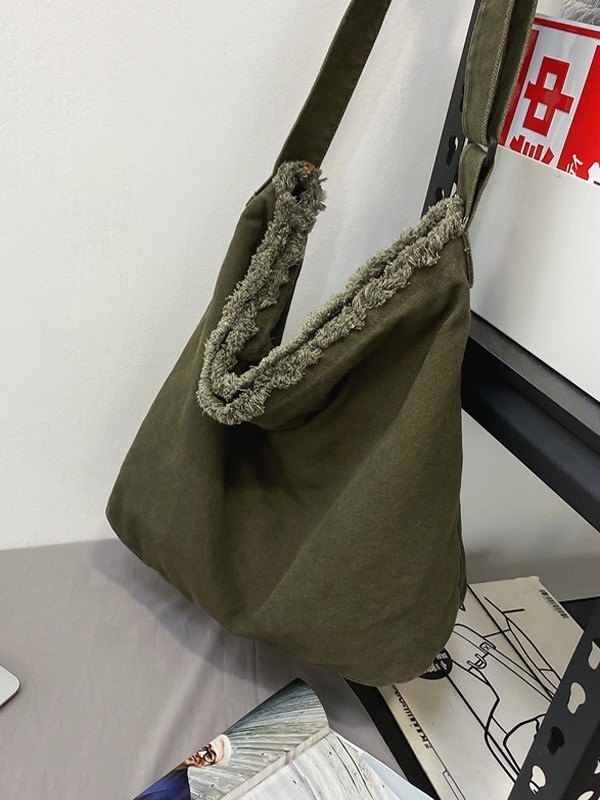 Große Umhängetasche mit Fransenbesatz-3