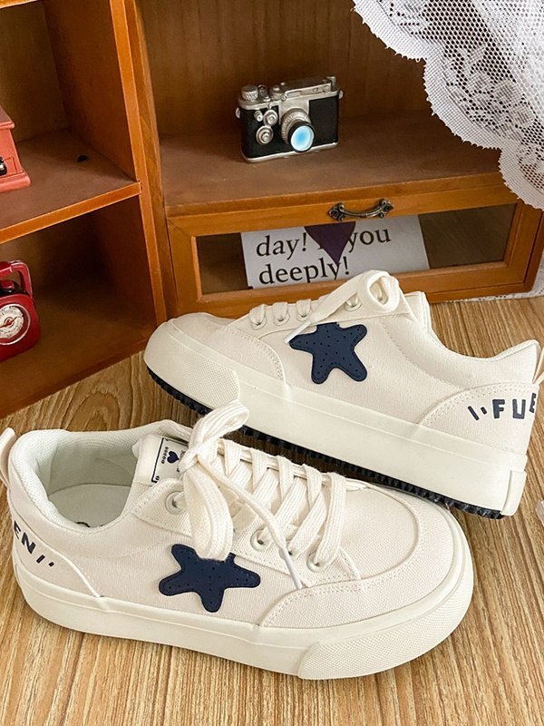 Flache Sneaker mit Stern-Alphabet-2