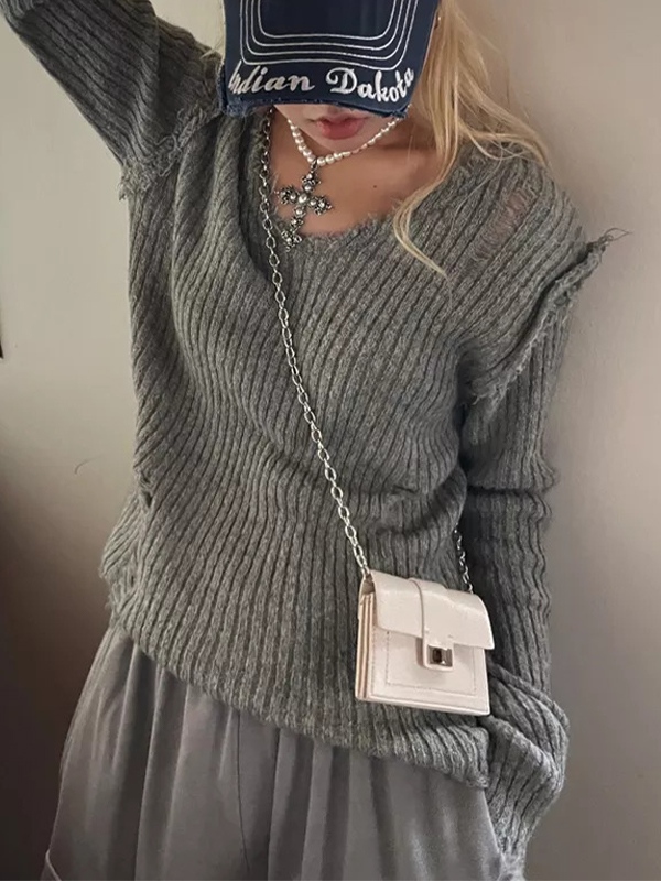 Gerippter, zerfetzter Pullover mit V-Ausschnitt-3
