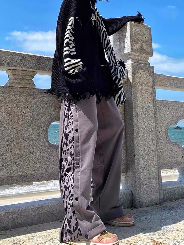 Hochgeschlossener Herrenpullover mit Buchstaben-Jacquard-Quastendesign-3